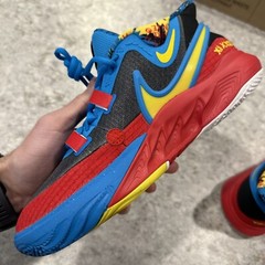 Size 6.5Y – Nike Kyrie 8 GO SE (GS) Black Blue Tour Yellow | DQ8080-012