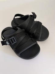 Chaco Kids Black Sandals Sz 1. Box28