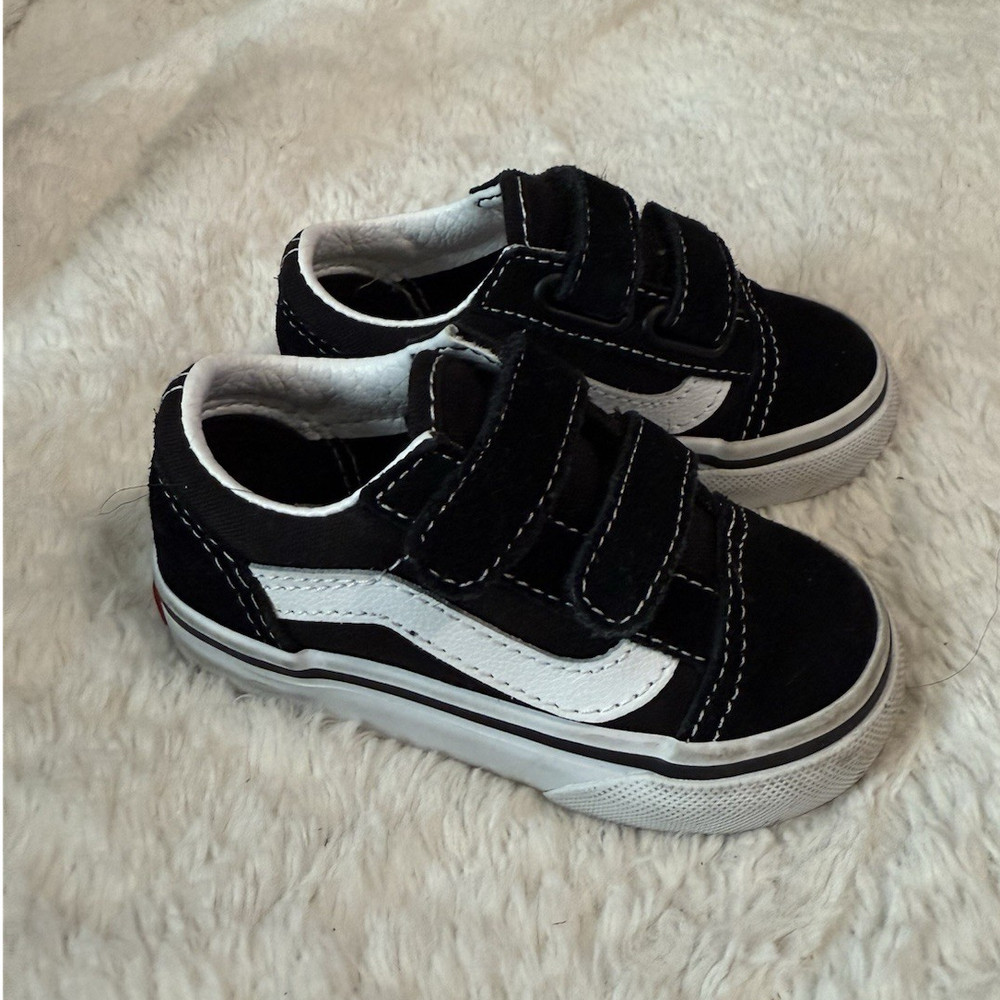 VANS Old Skool V Black White Hook & Loop Unisex Kids Sneaker US Size 5c