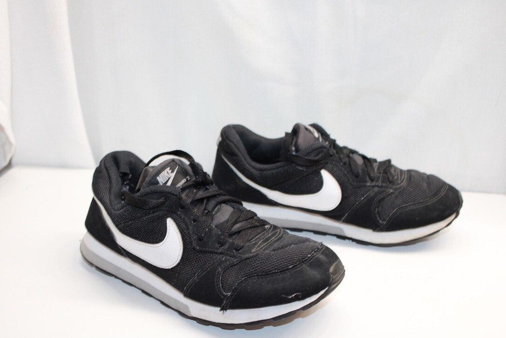 Nike Md Runner 2 (Gs) – Children’s Casual Shoes Black/White Synthetic Mesh 5Y