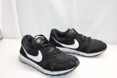 Nike Md Runner 2 (Gs) – Children’s Casual Shoes Black/White Synthetic Mesh 5Y