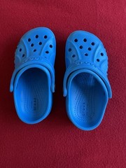 Crocs Kids‘ Baya Clog, advanced ventilation and pivoting heel strap, Blue, C8