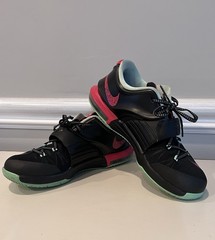 Nike Air Zoom KD 7 Shoes Bad Apple Youth Boys Size 5.5 Kevin Durant 669942-600