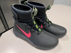 Nike Binzie Waterproof Rain Boots Youth Boys Size 5Y Black Red Swoosh BQ5380 001