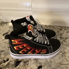 Healy’s Flame Racer 20 Mid Wheel Shoes Size Youth 3