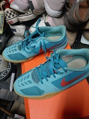 Size 7Y – Nike KB Mentality Low Clearwater Kobe