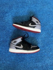 Nike Air Jordan 1 Mid Bred Shadow DQ8423-006 Black Gray Red Size 6y