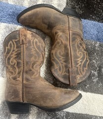 Cody James Children’s Round Toe Western Boots Size 2