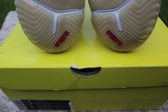 NIKE LeBron XVI Bright Citron/Light Bone Basketball Shoes PO/Great Cond Sz 8Men