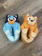 Kids Slippers Bluey & Bingo Toddler Size 9-10 Plush Indoor Shoes NEW
