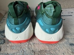 Adidas Trae Young 3 size 5.5Y