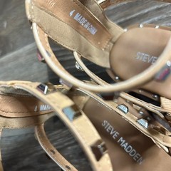 Steve Madden 4Y studded Sandal