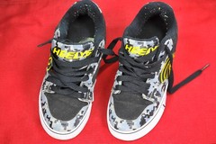 Heelys Roller Shoes Motion Grey Yellow Camo 770153H Size Youth 4 w/Box and parts