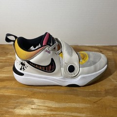 Nike Team Hustle D11 Low Doodles Size 5.5 Y – FJ7688-101 (Used)
