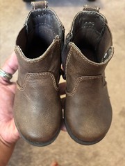 Children’s brown boots faux leather in excellent condition