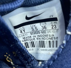 Nike Roshe Blue Denim Light Weight Youth Size 4 Shoe Unique Sneaker