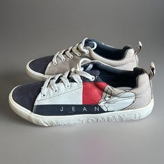Tommy Hilfiger Space Jam Bugs Bunny Shoe Youth 4