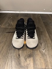 Size 7 (GS) – Nike LeBron 16 Low Space Travel