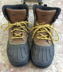 NIKE Woodside PS Kid’s British Tan Brown Gold Gum Boots Size 2Y #415079-200 EUC