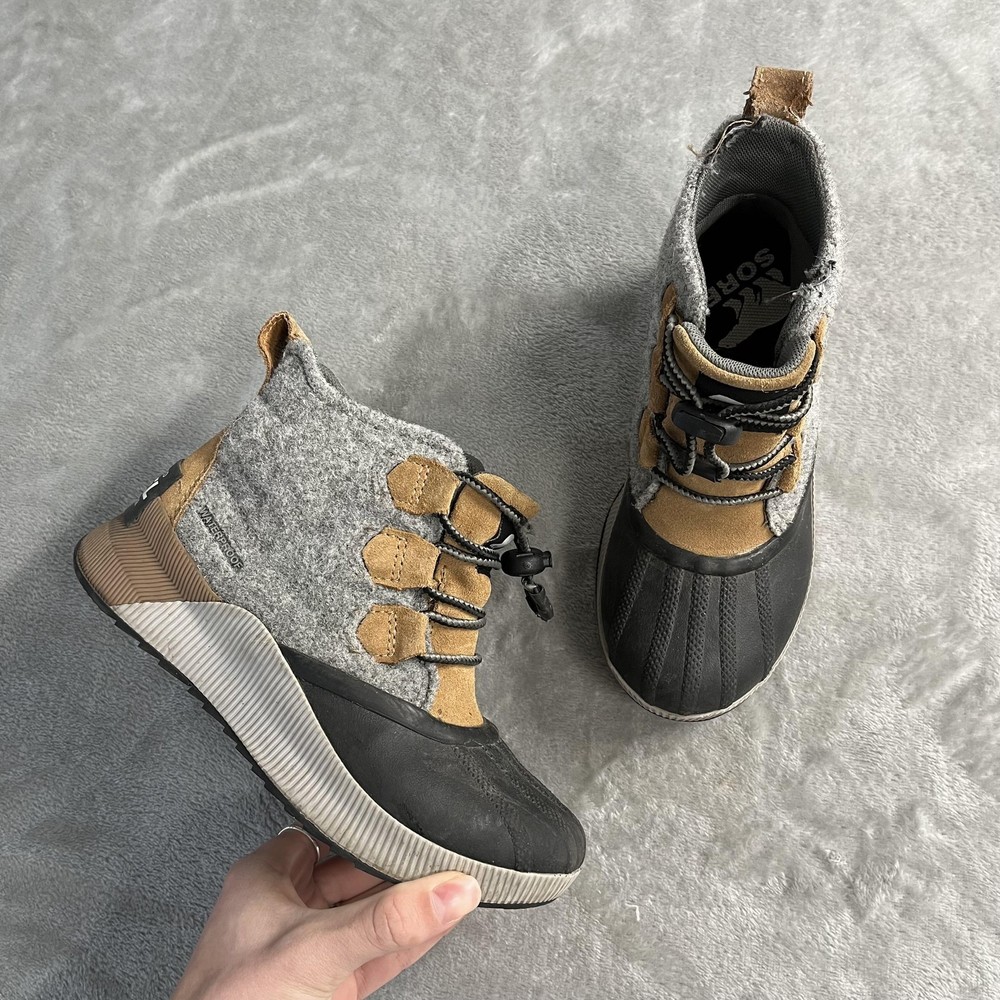 Sorel Out N About Boots Youth Size 3 Gray Tan Suede Waterproof Winter Snow