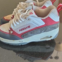 Heelys Kids 5.5 White Red Gray Low Top Lace-Up Wheel Sneakers Logo