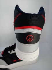 ADIDAS DROP STEP J UNISEX JUNIOR SHOE SIZE: 6, 6.5.