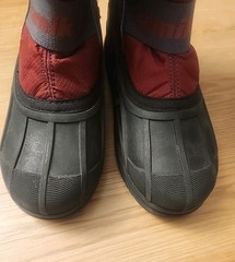 Kamik Kids Lined Snow Boots Gray/ Black/Maroon Size 4 Waterproof Removable Liner