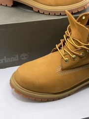 Timberland Premium 6” Waterproof Boots Youth Size 3 Wheat Nubuck TB012709