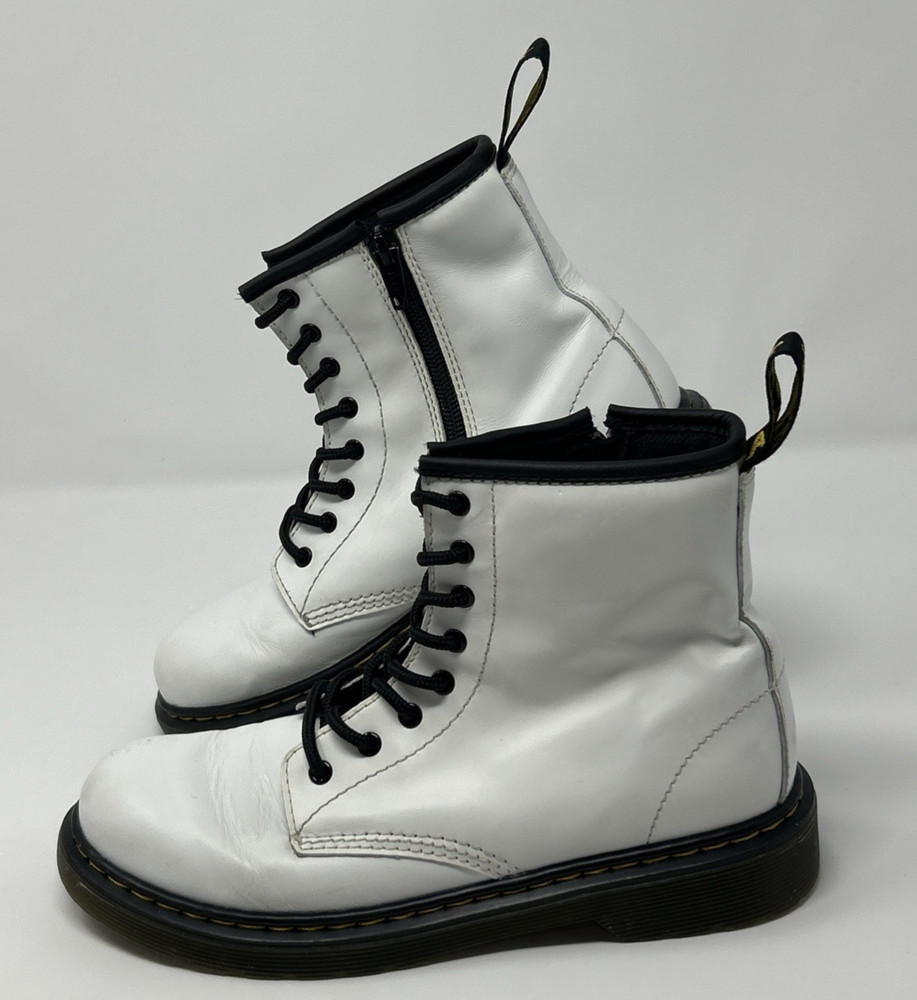 Dr Doc Martens Junior Pascal 1460 J Size 5 White Patent Leather Combat Lace Up