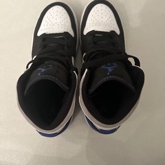 AIR JORDAN 1 MID BLUE AND GREY ( Size 4)