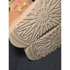 UGG Toddler Mini Bailey Button Logo Print Chestnut Boots 1153635T Size 9