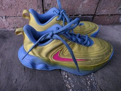 Nike Unisex Kids Low Top Lace-Up Sneakers Yellow Blue Pink Logo Size 1