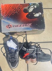 Vtg Heelys Streak Black Skate Shoes Wheels / Plugs – Read – NEW