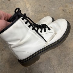 Dr Martens Kid’s Size 4 (Womens 5) 1460 J White Patent Leather Combat Boots,