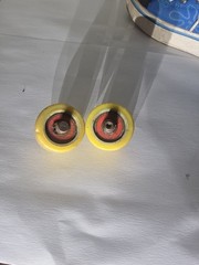 youth size 1 spongebob heelys