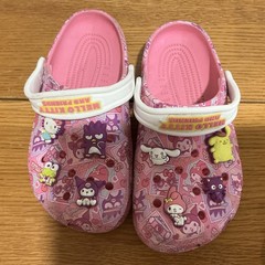 Crocs Hello Kitty & Friends Kids Clog Sandals Pink/Purple/White JR/3 Charms 2023