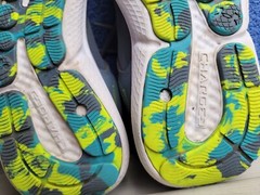 Under Armor Charge Assert 10 Gravel Lime Youth 4Y EVA Lining Everything Shoe EUC