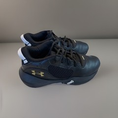 Under Armor, Lockdown Six Low Black&Gold Youth US2Y(2421-306-8168)