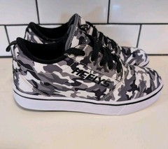 HEELYS PRO 20 PRINTS Gray Camo Canvas Lace Up Skate Wear Shoes Youth 5 Edgy Fun