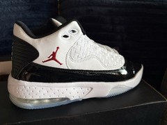 New! JORDAN MAX AURA 2 (GS)