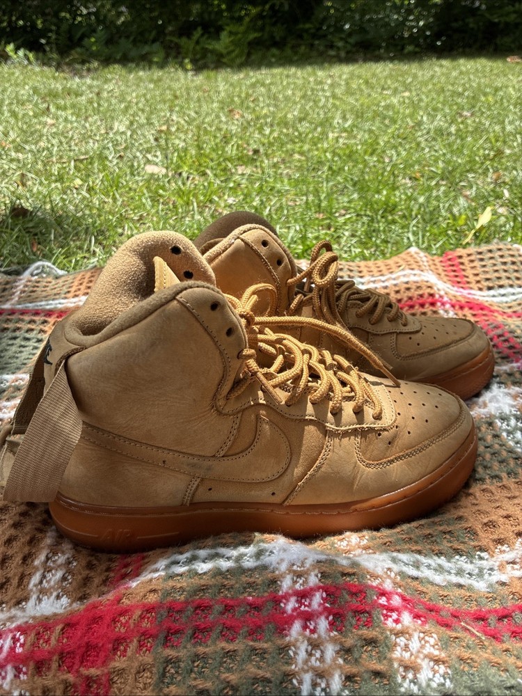 Size 6 (GS) – Nike Air Force 1 High LV8 Wheat