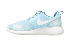 NIB NIKE KIDS ROSHE ONE PRINT GS COPA WHITE BLUE LAGOON 677784-401 Size 6 6.5 7