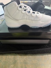 Jordan Air Jordan 11 Retro GS White/Black Mid Top Leather Basketball Size 7