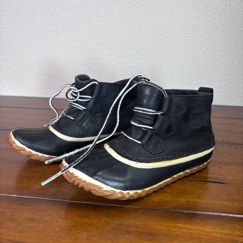 Sorel Out N About Duck Boots Kids 5 Black Leather Waterproof NL2133-011 Rain