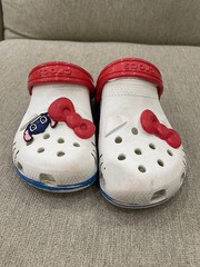 Crocs Hello Kitty Size C 13 Classic Clog White/Red Kid Sandals
