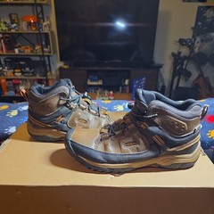 KEEN Targhee Waterproof Hiking Boots Youth Size 5 Dark Earth Brown PRE OWNED