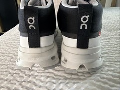 On Cloud Cloudhero Mid Waterproof Shoes Size 3.5 Youth