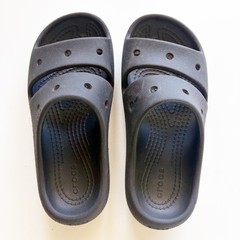 Crocs Classic Sandal V2 Slides Black Y13 Lightweight Water Friendly Outdoor Play