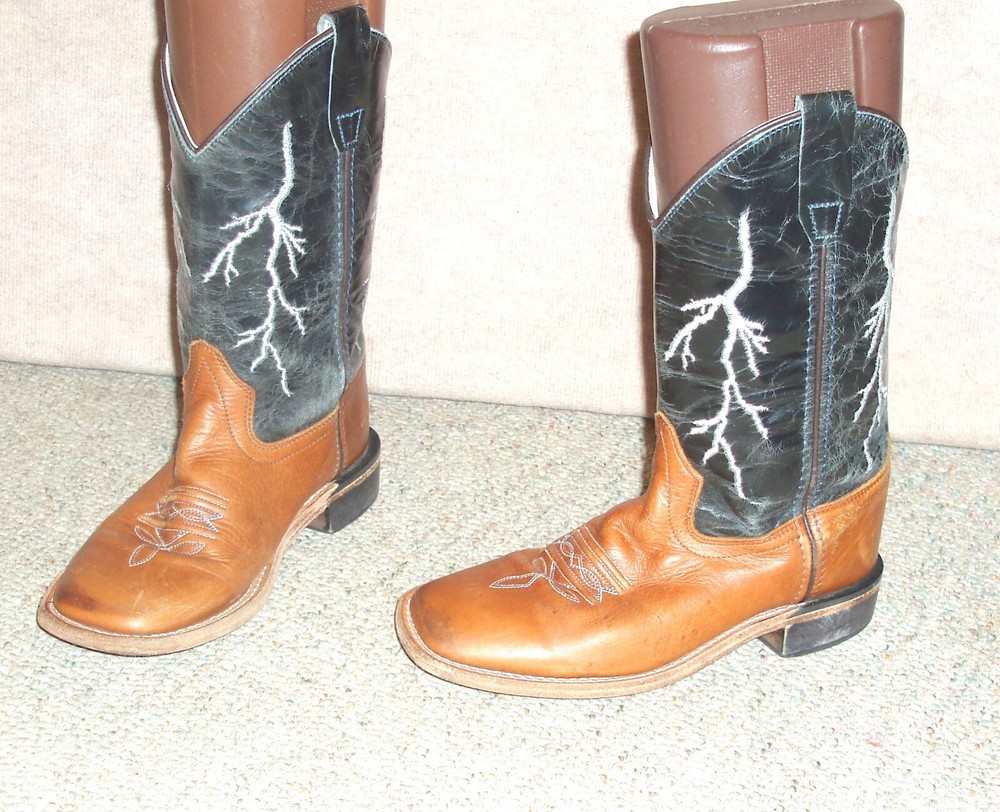 Youth leather upper CODY JAMES Lightning western boots BBSC1828 , size 3