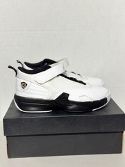 Jordan Max Aura 6 Sneakers New Athletic Running Shoes BNIB Size 2 Youth/Adult